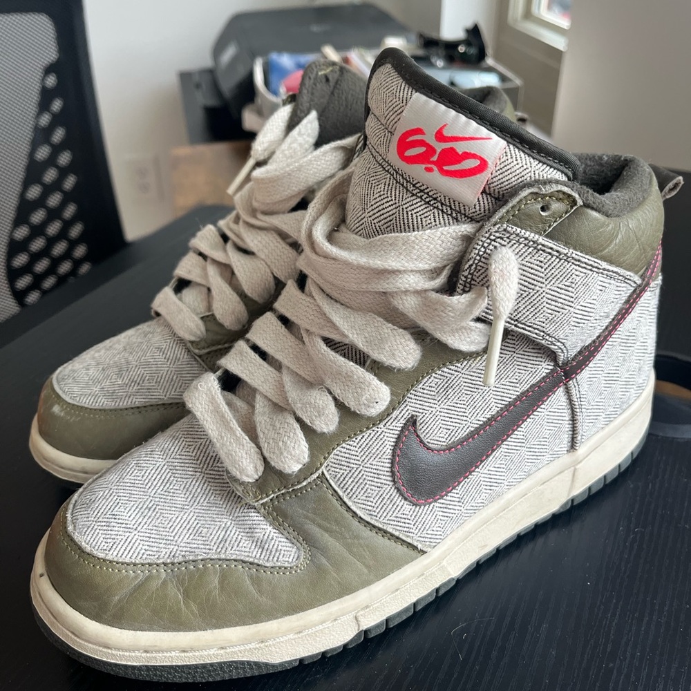 NIKE SB DUNK 6.0 - SIZE 9 - Herringbone, sage green & neon pink. Gently worn.